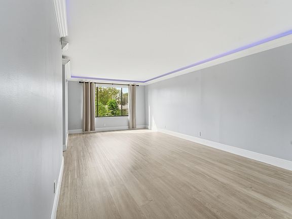 5th image of 11477 NW 39th Court #203-1