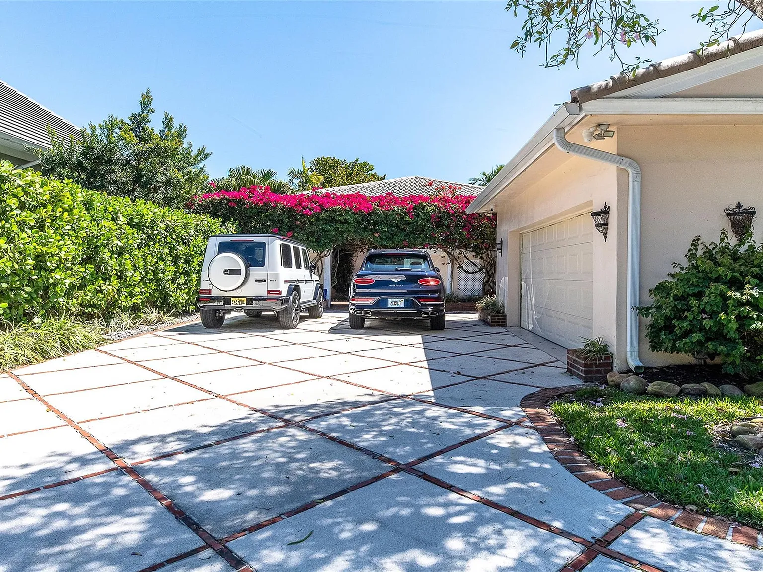 6 bed, 6.5 bath, 7167 sqft, $35,000 — Photo 4
