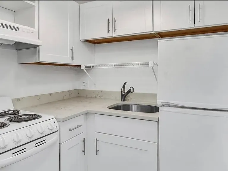 265 Dartmouth St #2G — Photo 3