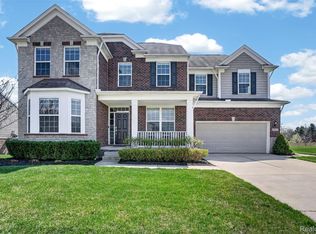 59371 Peters Barn Dr, South Lyon, MI 48178