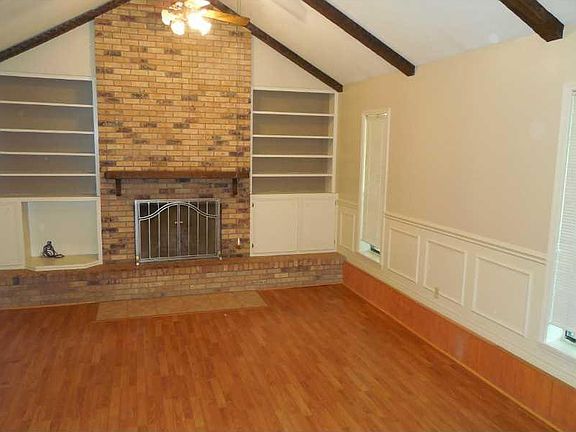 5th image of 116 Maple St