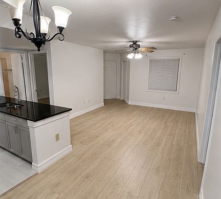 4th image of 3016 Parkway Blvd APT 208