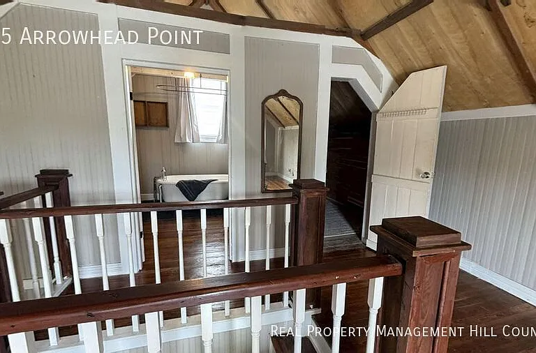 555 Arrowhead Point — Photo 9