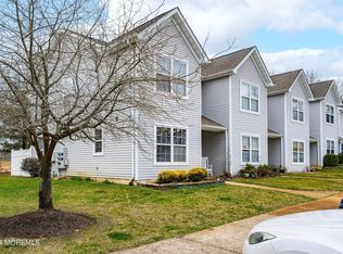 808 Leadership Ct, Toms River, NJ 08755