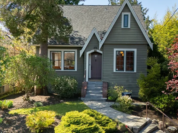 5045 38th Avenue NE, Seattle, WA 98105