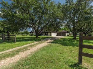 13411 Lake Rd, Bellville, TX 77418