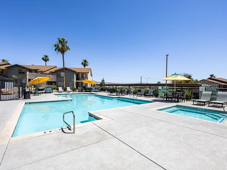Outdoor Pool at Sunset Winds Apartments in Henderson, NV 89014