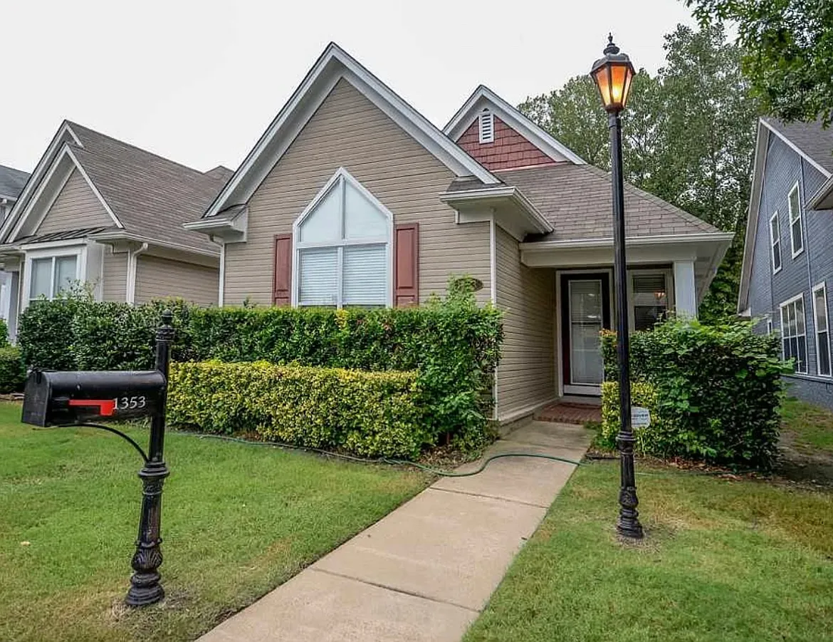 4 bed, 1459 sqft, $2,250 — Photo 1
