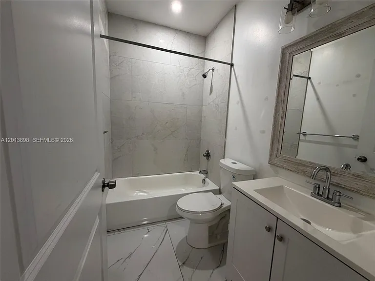 2241 N 62nd Ave — Photo 14