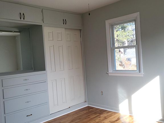 5th image of 626 Westfield St