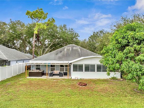 4th image of 12819 Waterhaven Cir