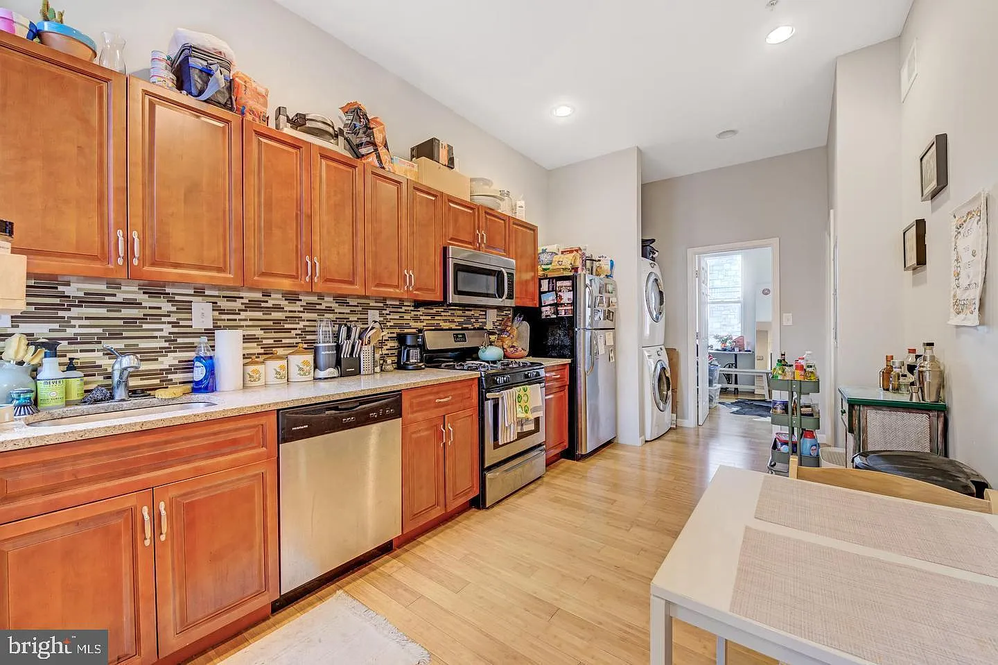 2 bed, 1.0 bath, 700 sqft, $1,650 — Photo 2