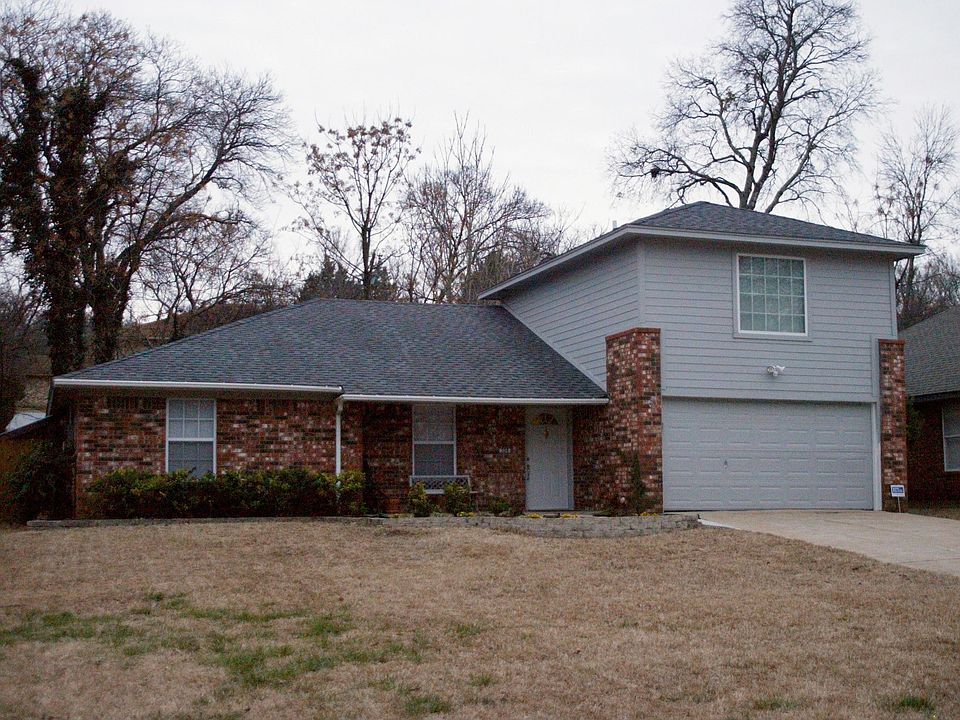 1st image of 306 Oakwood Dr