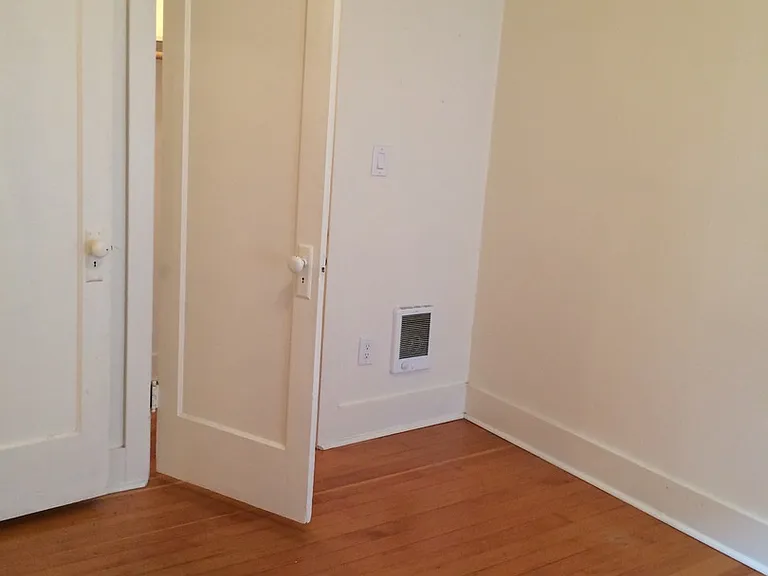 2031 N Watts St #8 — Photo 17
