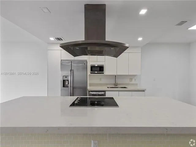 434 SW 10th Ave — Photo 17