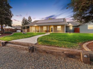 2202 W Morris Ct, Exeter, CA 93221