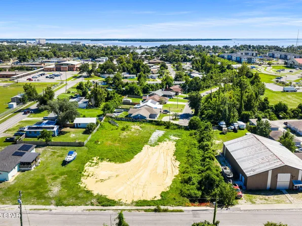 697 W 13th St, Panama City, FL 32401