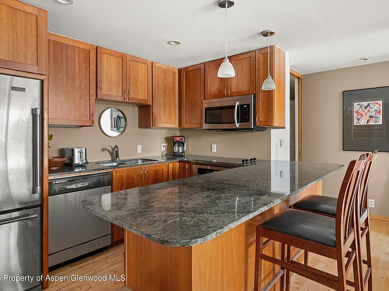 935 E Hopkins Ave #7 — Photo 7