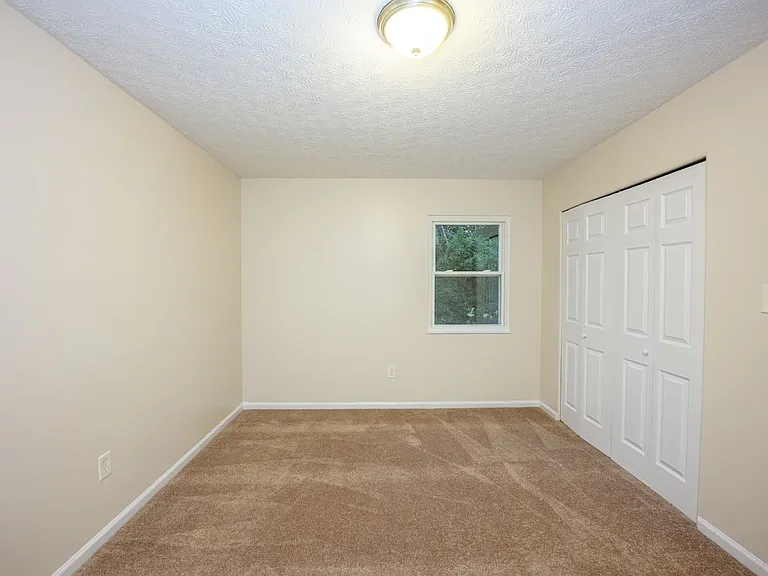 244 Pinewood Dr #4 — Photo 14