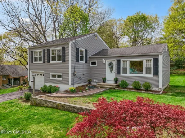 18 Mary Ln, Riverside, CT 06878