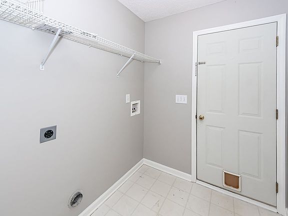 2nd image of 574 Carters Grove Rd