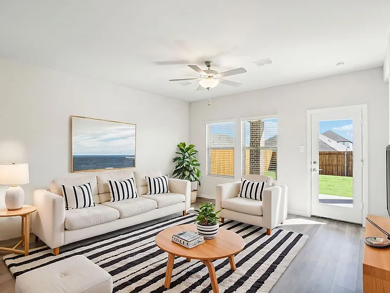 618 Hemingway Ln — Photo 10