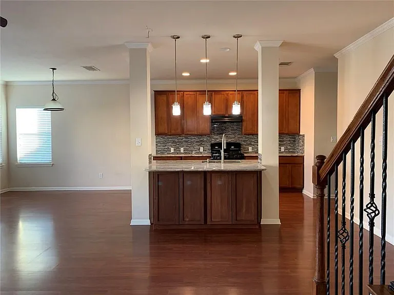 15104 Fernhill Dr — Photo 6