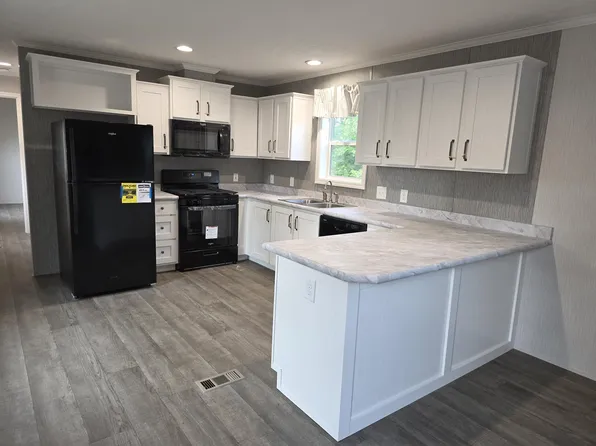 55 Sawyer Road, Hampden, ME 04444