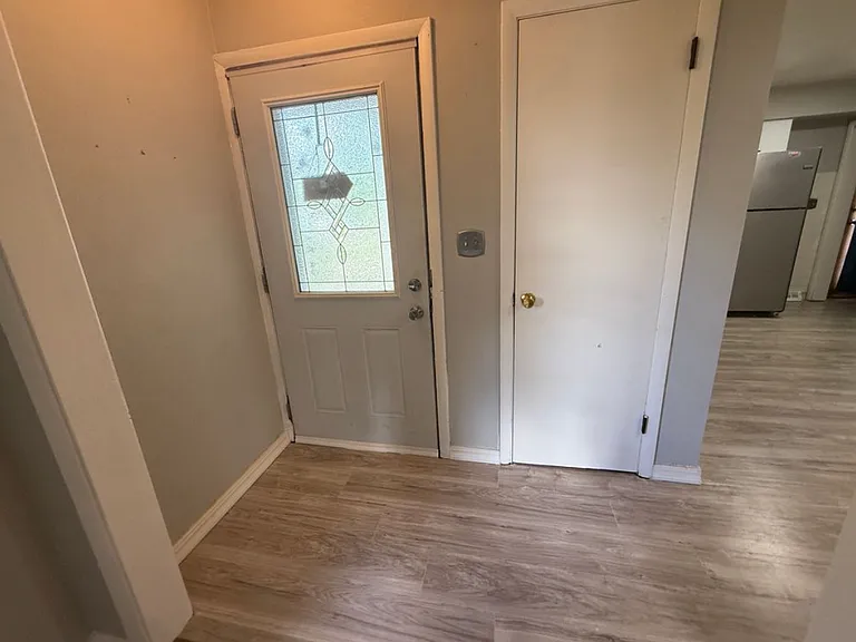2404 Glenwood Ave — Photo 3