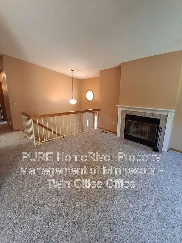 3 bed, 2.0 bath, 1628 sqft, $2,299 — Photo 4