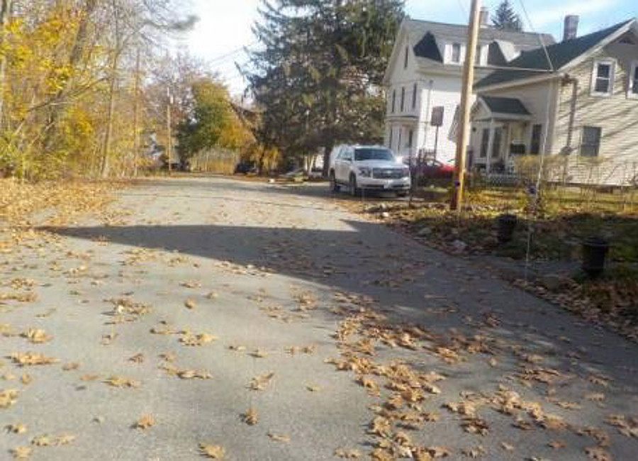 Exterior Neighborhood (street photo)