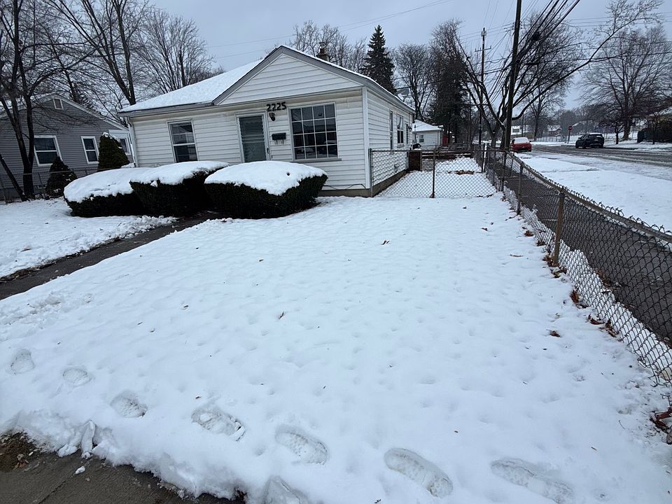 1st image of 2225 Dallas Ave
