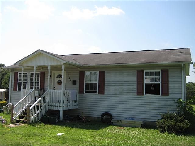 2nd image of 2326 Pleasant St