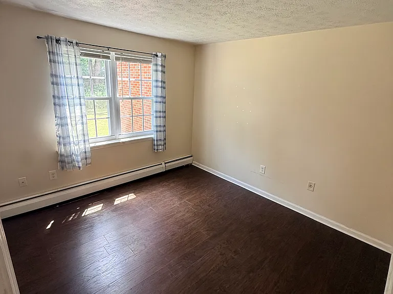1081 Blue Hills Ave #B — Photo 13