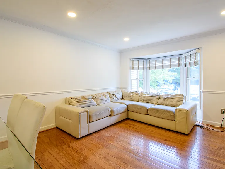 2128 Heritage Dr — Photo 8
