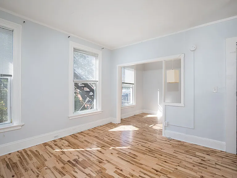42 Trumbull St — Photo 9