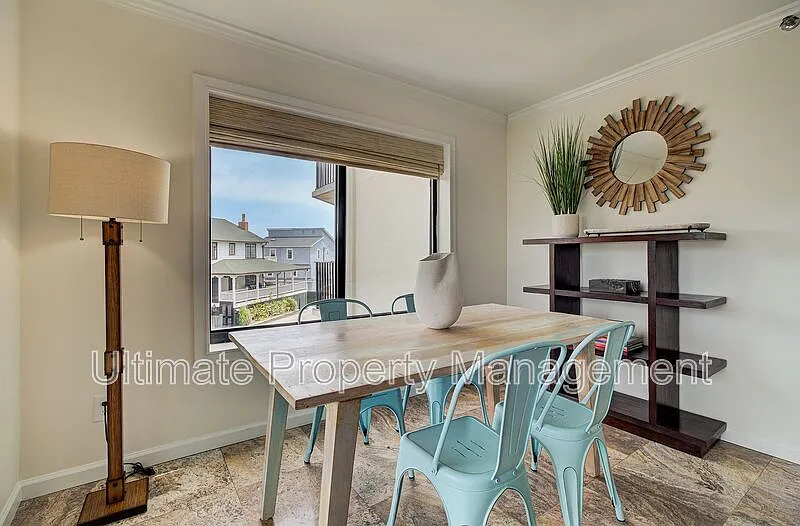 1 S Lumina Ave — Photo 2