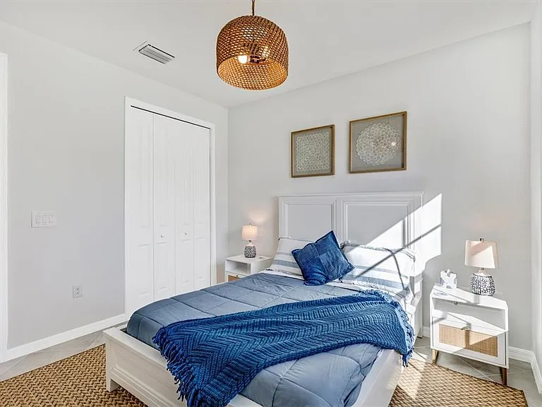 17617 Santorini Ct — Photo 35