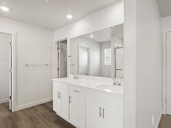 SLC_Aspen_ 4251_Master-Bathroom_B_ 932-N-160-E-santaquin-UT.jpg