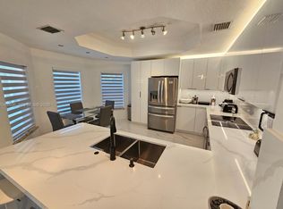 15561 SW 31st Ln, Miami, FL 33185