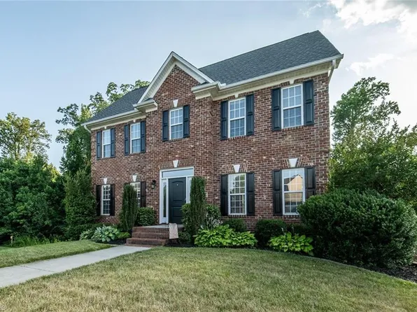 6902 Prairie Grove Dr, Clemmons, NC 27012