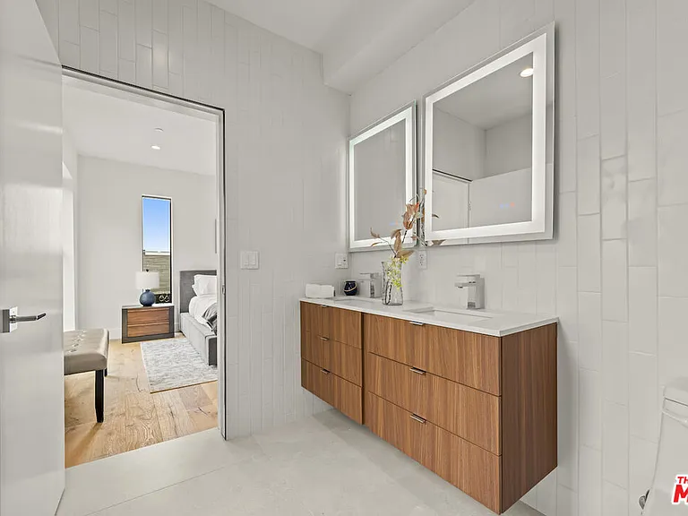 1221 N Detroit St #5 — Photo 12