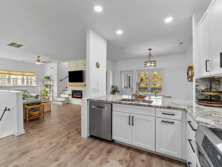 18823 Cloverstone Cir — Photo 15