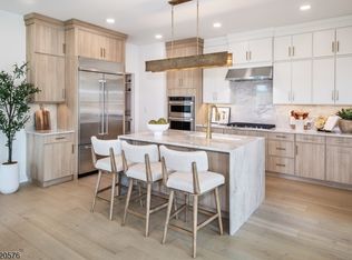 3 Blackmoor Ln, Randolph Twp., NJ 07869