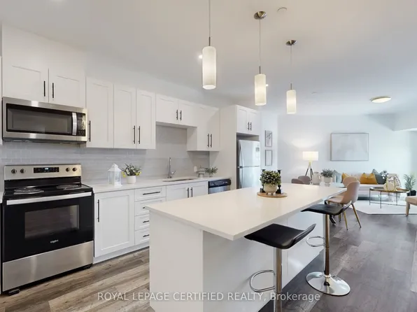 332 Gosling Gdns #411, Guelph, ON N1L 0P8