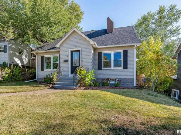1429 Mississippi Ave, Davenport, IA 52803