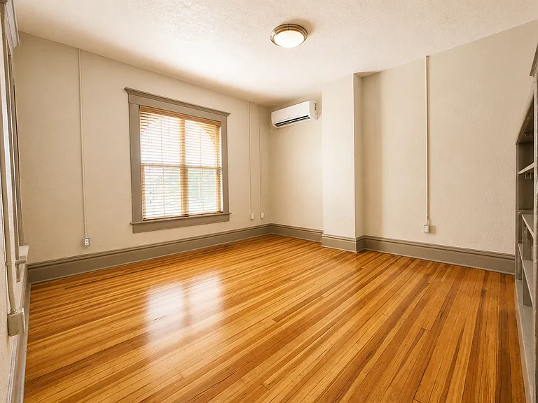 1000 Carteret Ave #4 — Photo 6