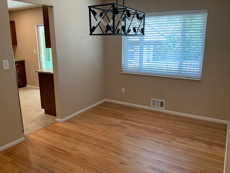 2854 S Yates St — Photo 10