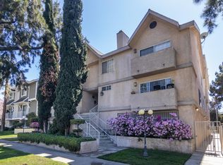 13042 Riverside Dr #203, Sherman Oaks, CA 91423