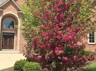 7232 Roxbury Ct, Long Grove, IL 60060